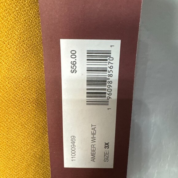 Amber Cutout Shoulder Plus Top 3X | Rhinestone Detail V-Neck NWT - Picture 2 of 2